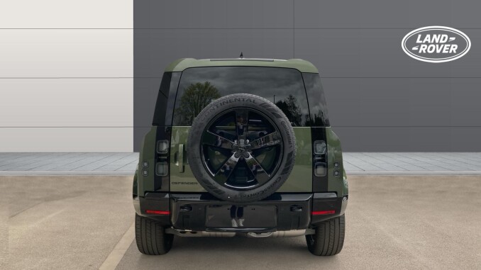 Land Rover Defender 3.0 D250 X-Dynamic HSE 110 5dr Auto Diesel Estate - Image 6